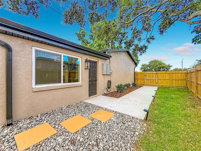 2335 MURILLA WAY S, St Petersburg, FL 33712