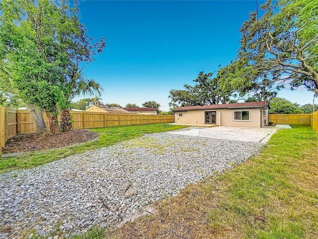 2335 MURILLA WAY S, St Petersburg, FL 33712