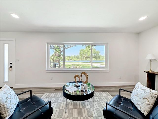 2335 MURILLA WAY S, St Petersburg, FL 33712