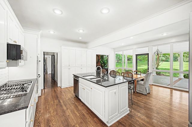 6111 Hickory Valley Rd, Nashville, TN 37205