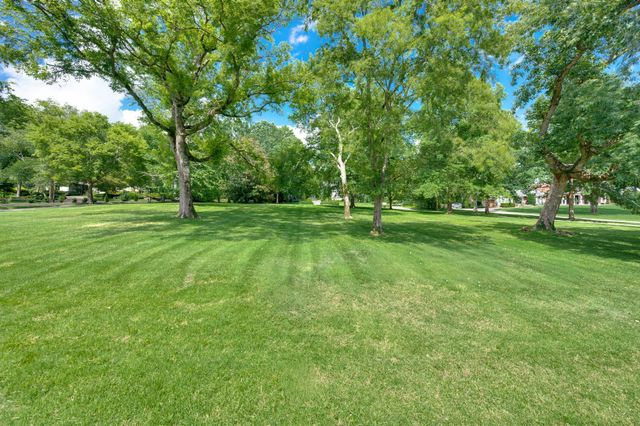 6111 Hickory Valley Rd, Nashville, TN 37205