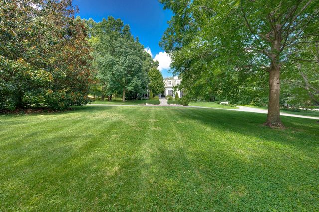 6111 Hickory Valley Rd, Nashville, TN 37205