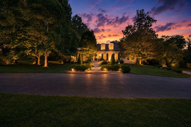 6111 Hickory Valley Rd, Nashville, TN 37205