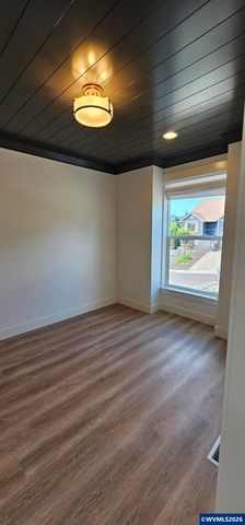 Model B Ballyntyne Rd, Salem, OR 97302