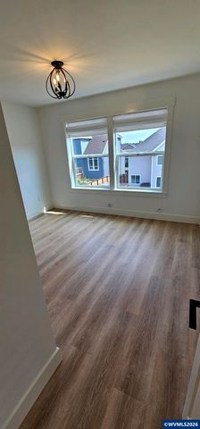 Model B Ballyntyne Rd, Salem, OR 97302