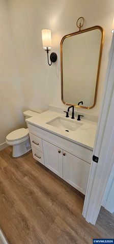 Model B Ballyntyne Rd, Salem, OR 97302