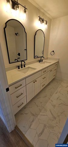 Model B Ballyntyne Rd, Salem, OR 97302