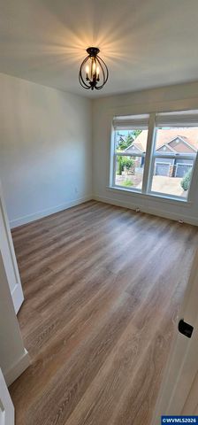 Model B Ballyntyne Rd, Salem, OR 97302