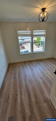 Model B Ballyntyne Rd, Salem, OR 97302