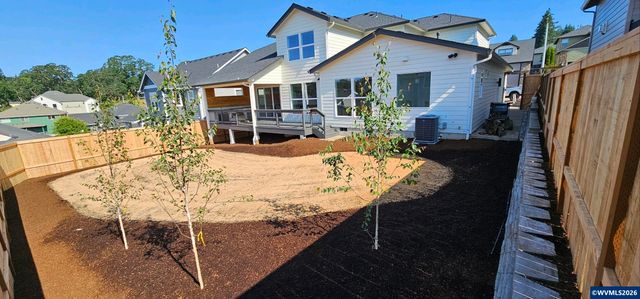 Model B Ballyntyne Rd, Salem, OR 97302