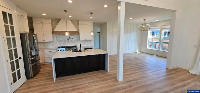 Model B Ballyntyne Rd, Salem, OR 97302