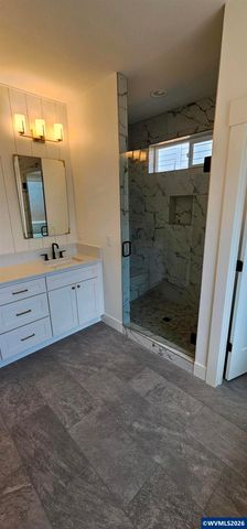 Model B Ballyntyne Rd, Salem, OR 97302