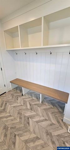 Model B Ballyntyne Rd, Salem, OR 97302