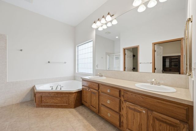 837 N Bracken Cir, Wichita, KS 67206