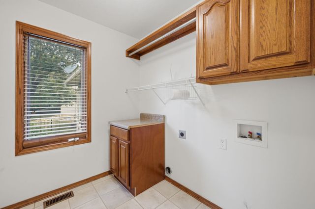 837 N Bracken Cir, Wichita, KS 67206