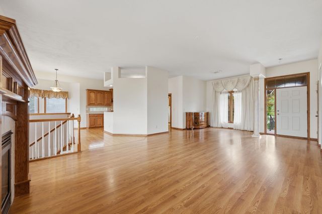 837 N Bracken Cir, Wichita, KS 67206