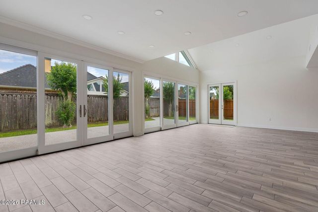 103 Touraine Circle, Lafayette, LA 70501