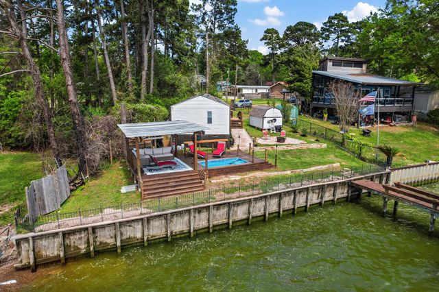 187 Panther, Onalaska, TX 77360