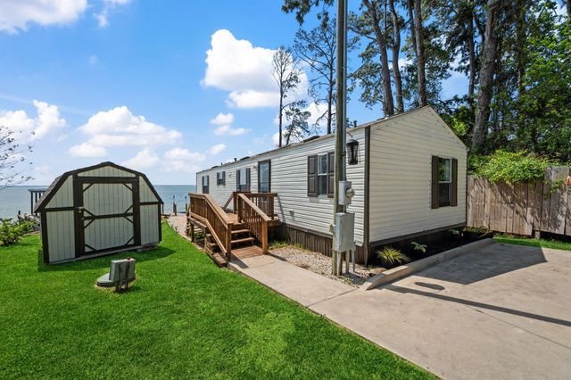 187 Panther, Onalaska, TX 77360