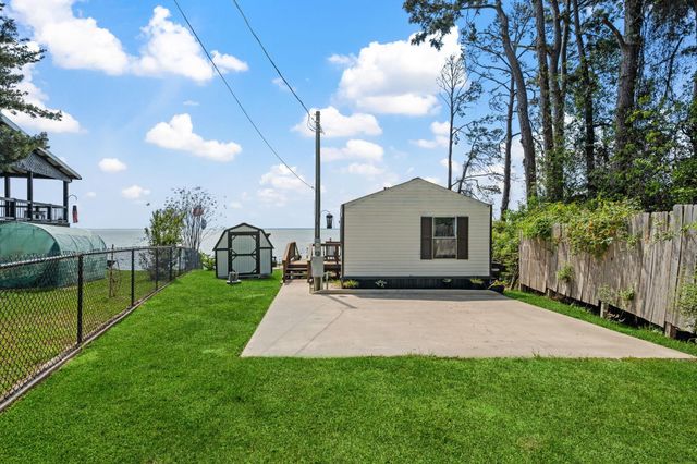 187 Panther, Onalaska, TX 77360