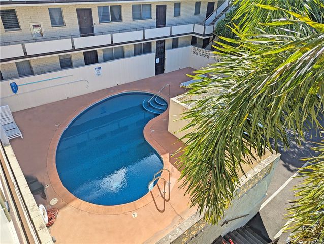 1120 Hassinger Street 304, Honolulu, HI 96822