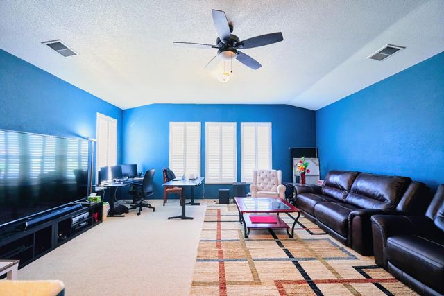 5432 Casa Grande Ave, Rocklin, CA 95677