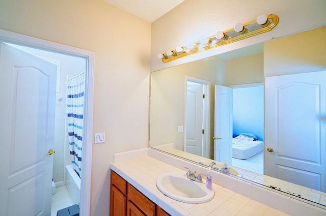 5432 Casa Grande Ave, Rocklin, CA 95677