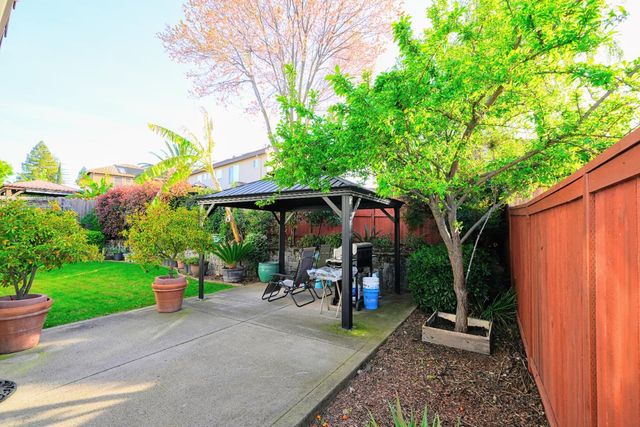 5432 Casa Grande Ave, Rocklin, CA 95677