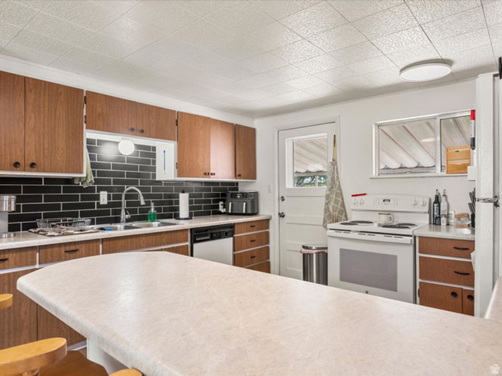 1327 HUDSON, Ogden, UT 84404 — photo 3