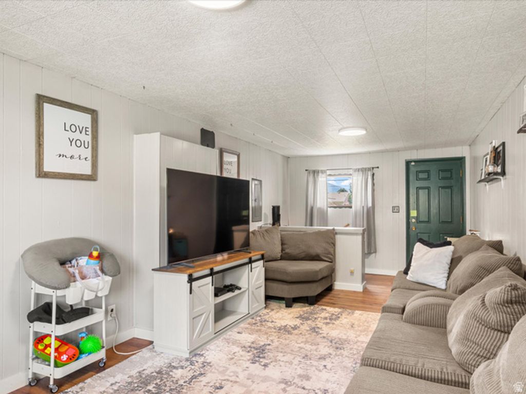 1327 HUDSON, Ogden, UT 84404 — photo 5