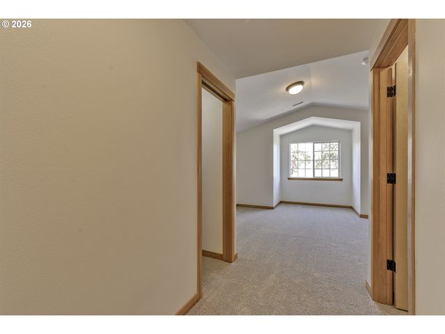 8806 N FISKE Ave, Portland, OR 97203