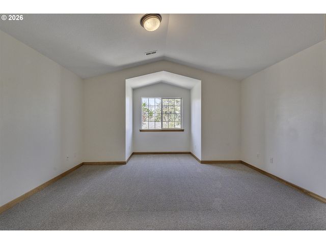 8806 N FISKE Ave, Portland, OR 97203