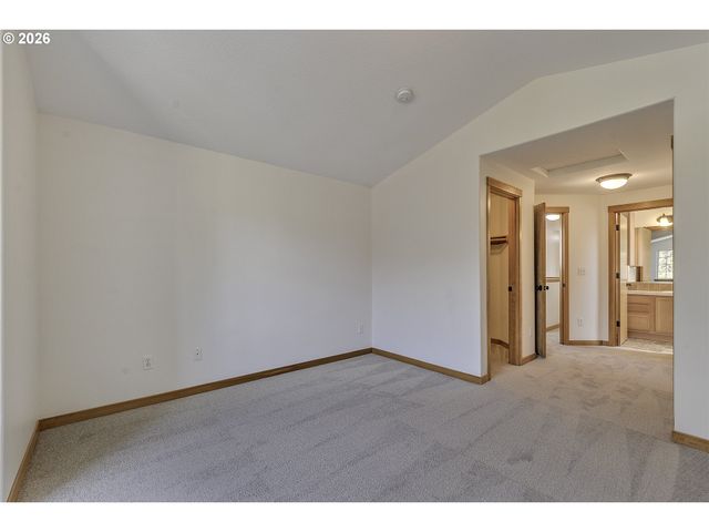 8806 N FISKE Ave, Portland, OR 97203