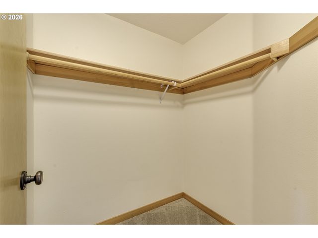 8806 N FISKE Ave, Portland, OR 97203