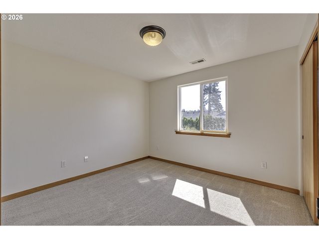 8806 N FISKE Ave, Portland, OR 97203