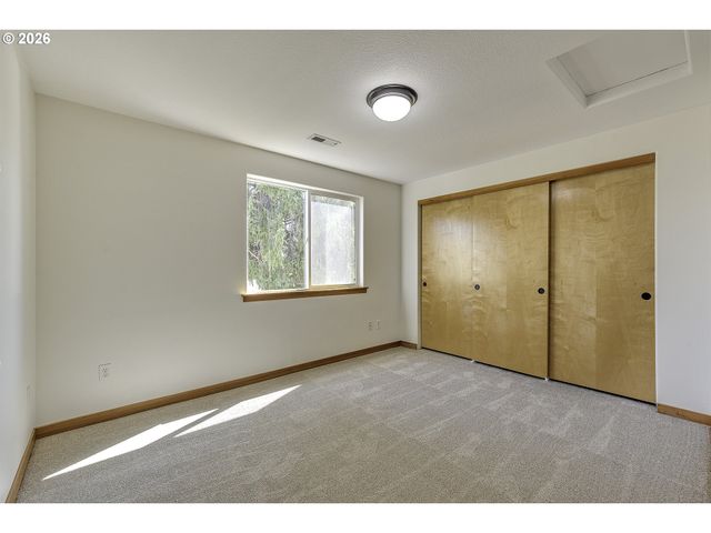 8806 N FISKE Ave, Portland, OR 97203