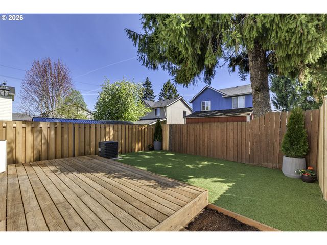 8806 N FISKE Ave, Portland, OR 97203