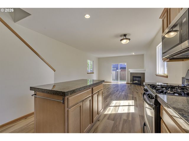 8806 N FISKE Ave, Portland, OR 97203