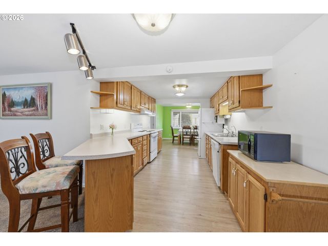 186 40TH St, Springfield, OR 97478