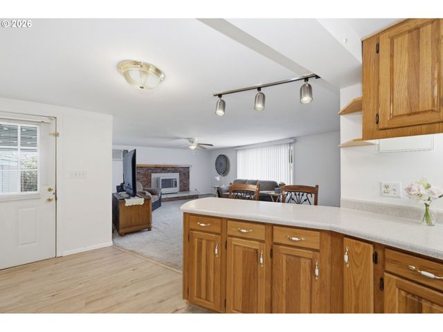 186 40TH St, Springfield, OR 97478