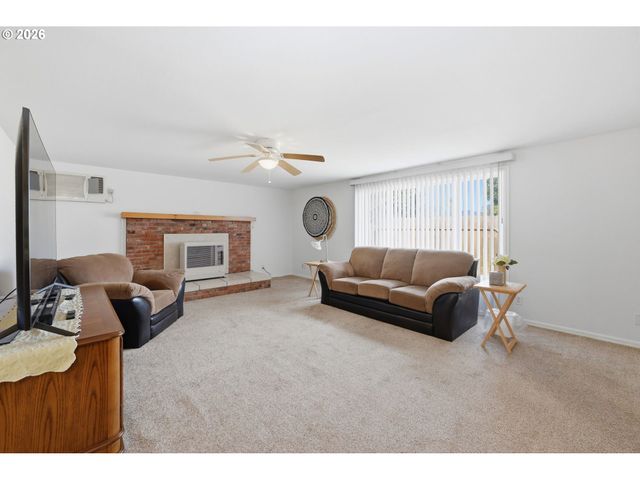 186 40TH St, Springfield, OR 97478