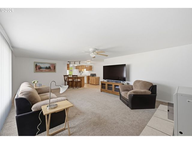 186 40TH St, Springfield, OR 97478