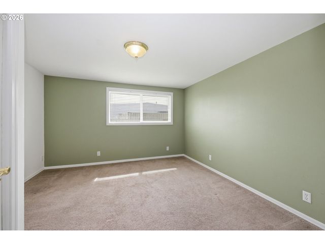 186 40TH St, Springfield, OR 97478