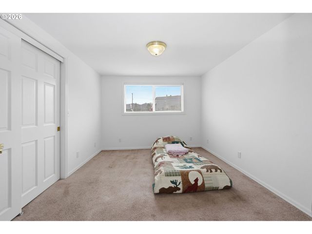 186 40TH St, Springfield, OR 97478