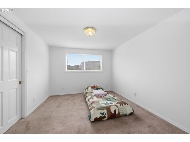 186 40TH St, Springfield, OR 97478