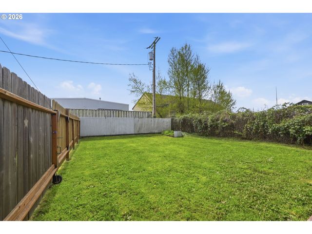 186 40TH St, Springfield, OR 97478