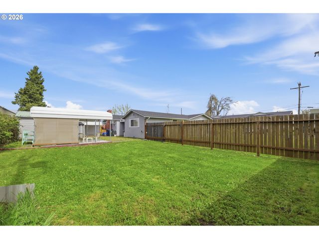 186 40TH St, Springfield, OR 97478