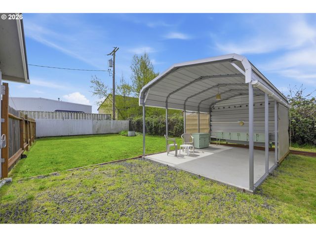 186 40TH St, Springfield, OR 97478