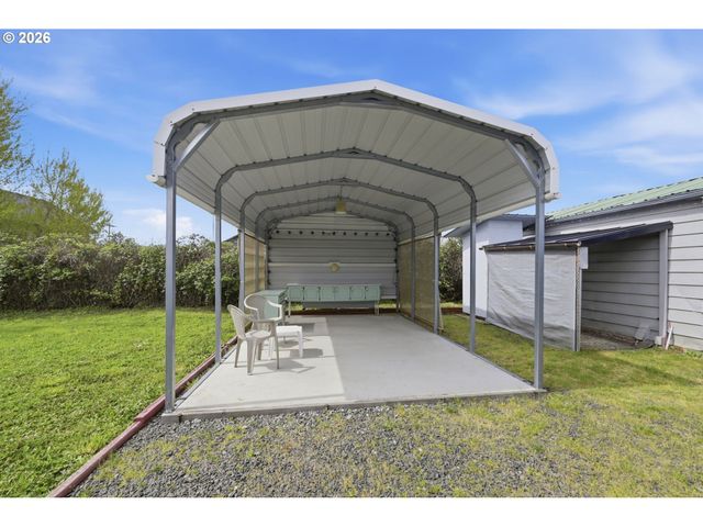 186 40TH St, Springfield, OR 97478