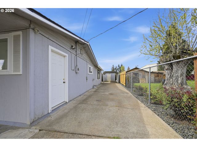 186 40TH St, Springfield, OR 97478